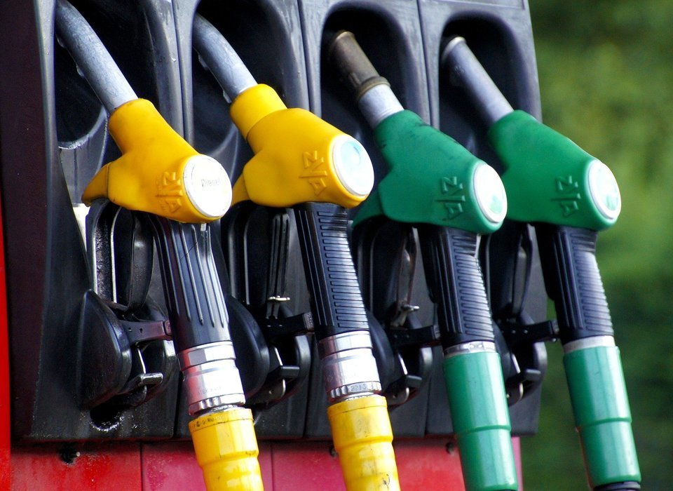 В Волгограде зафиксировали очередной скачок цен на бензин