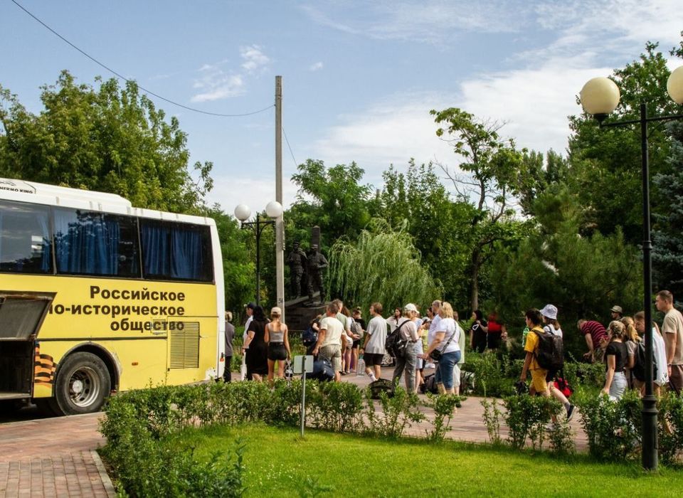 Более 500 школьников примут участие в патриотических сменах в лагерях Волгоградской области