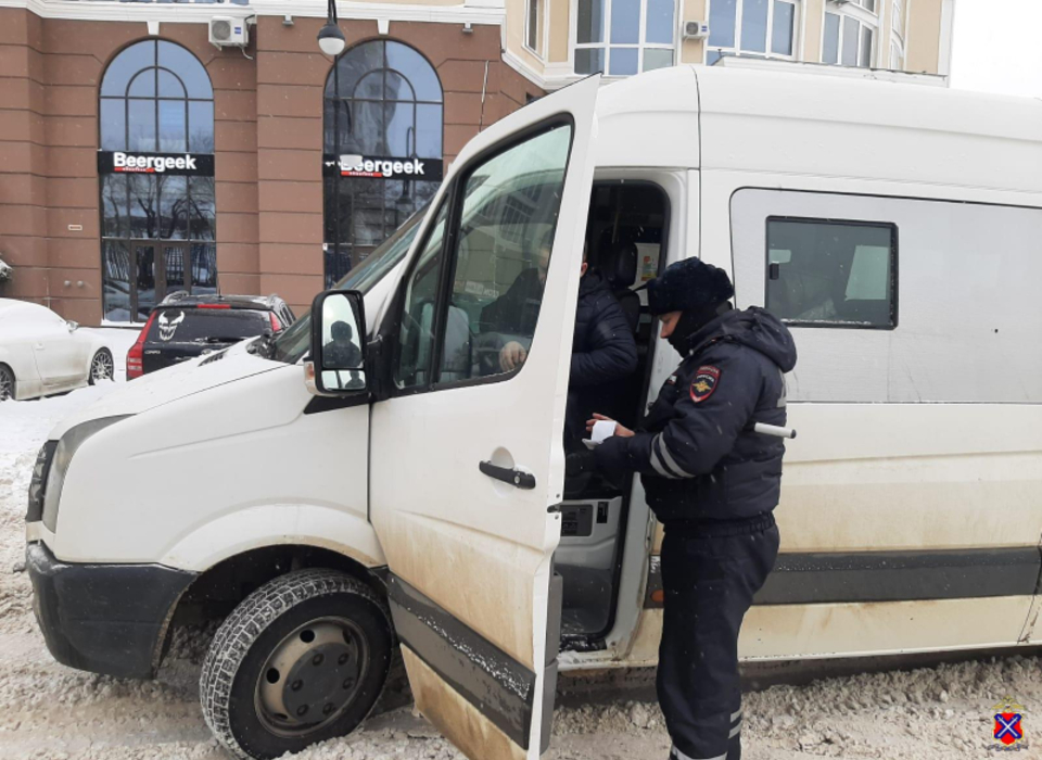 В Волгограде к ответственности привлекли 20 водителей микроавтобусов