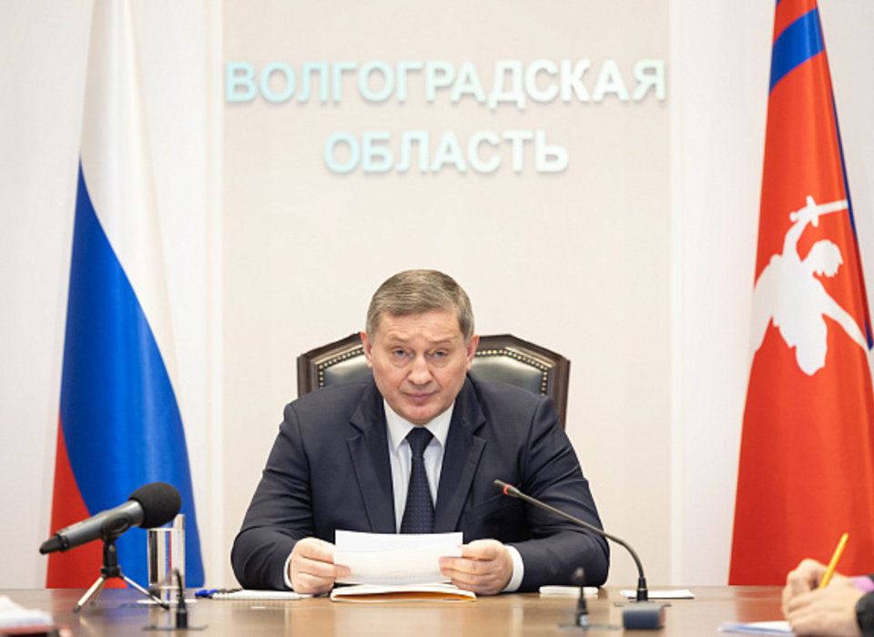 Губернатор Волгоградской области поставил задачи по предотвращению роста сезонных заболеваний
