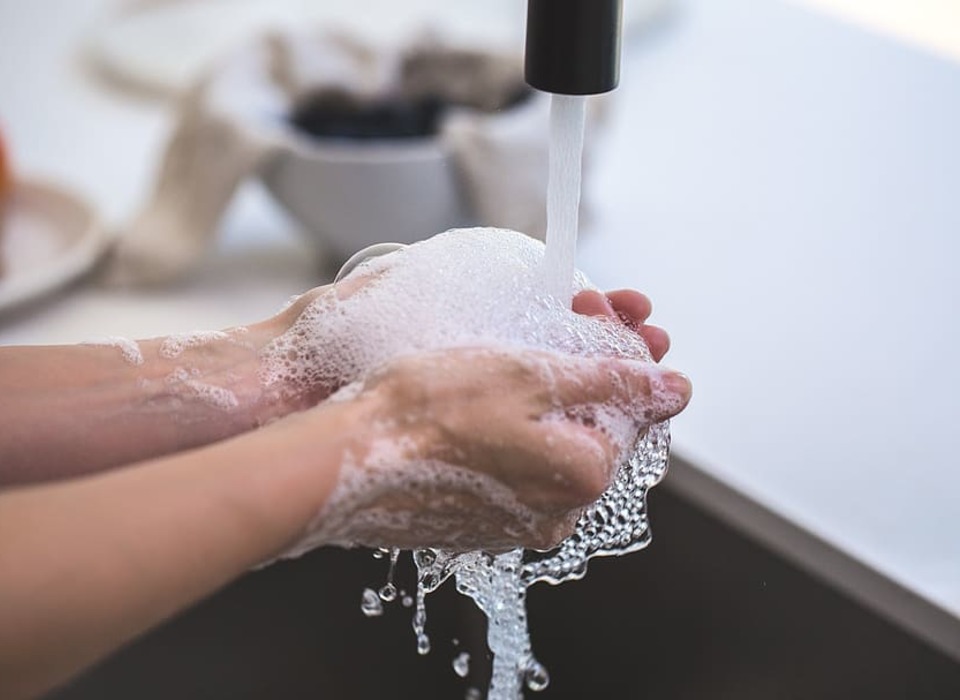Волгоградцам напомнили, что мытье рук снижает угрозу заразиться ОРВИ на 21%