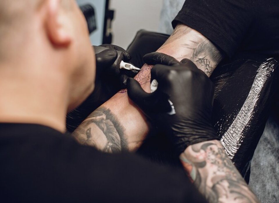 Каждый 10-й рекрутер в Волгограде отказывал в приеме на работу из-за татуировки
