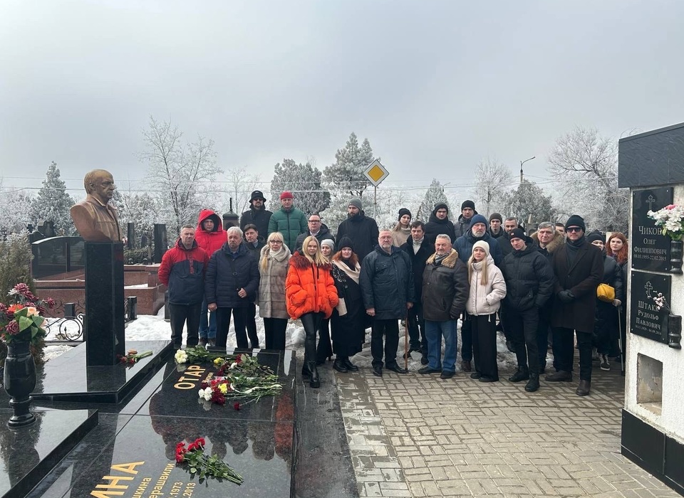 Артисты Волгоградского НЭТа почтили память Отара Джангишерашвили