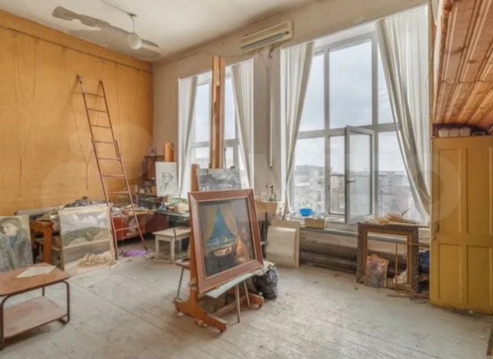 Мастерскую художника в Волгограде предложили купить за 12 миллионов рублей