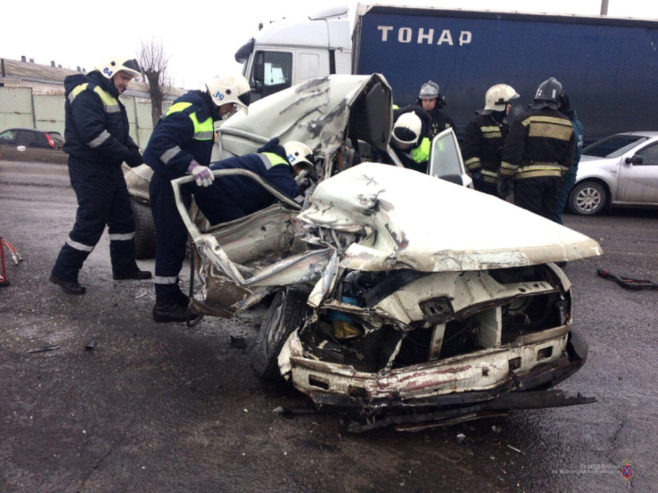 Происшествия волгоград. ДТП Волгоград 2 продольная. Волгоград авария на 2 продольной. ДТП на 3 продольной Волгоград. Высота 102 происшествия.