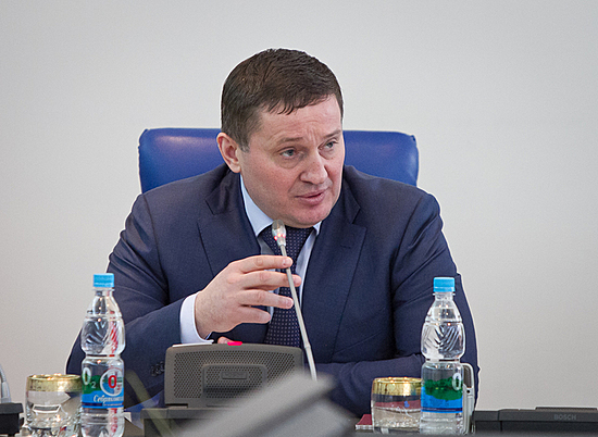Волгоградский губернатор инспектирует в Волжском ход строительства мусоросортировочного комплекса