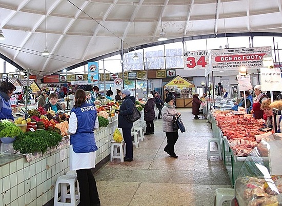 У Ворошиловского рынка стало вдвое больше покупателей