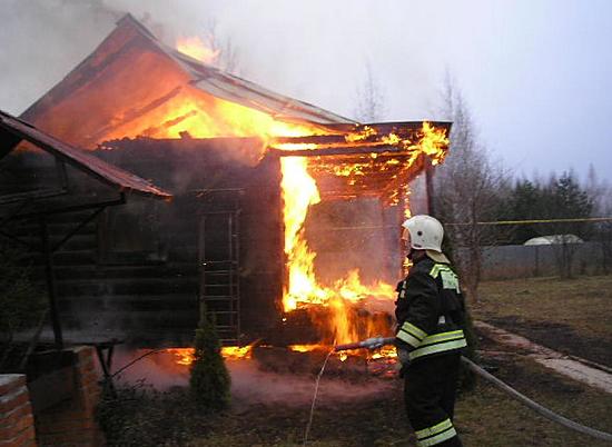 Под Волгоградом пенсионер стал жертвой пожара