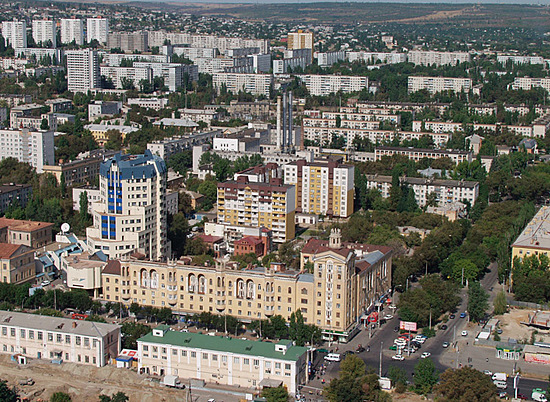 Жильцы дома в Советском районе Волгограда пожаловались на неприятный запах