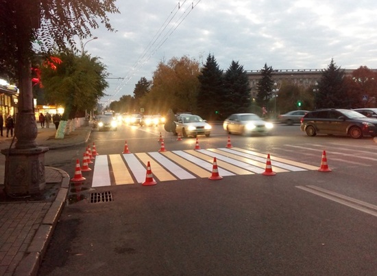 В Волгограде на дорогах обновлено более 110 тысяч квадратных метров разметки