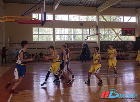 В Волгограде прошел финал школьной лиги по баскетболу