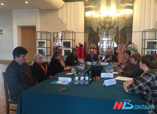 Глава Волгограда Виталий Лихачев встретился с представителями учреждений культуры города