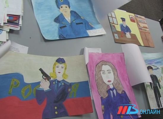 Волгоградские полицейские стали героями детских рисунков