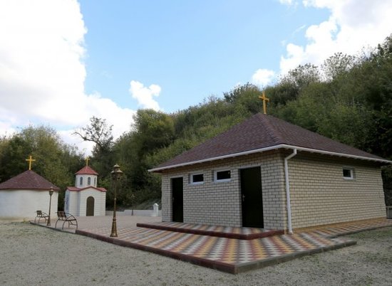 В Серафимовичском монастыре освятили 200-летний целебный источник