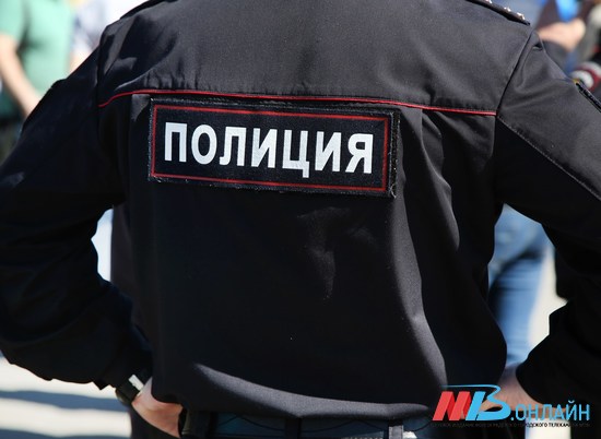 Волгоградец порезал москвича ножом и спрятался от полиции на антресоли