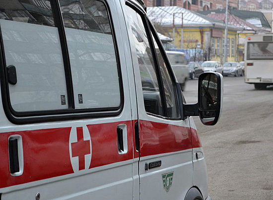В Волгограде из-за лихача на иномарке кондуктор автобуса получила травмы