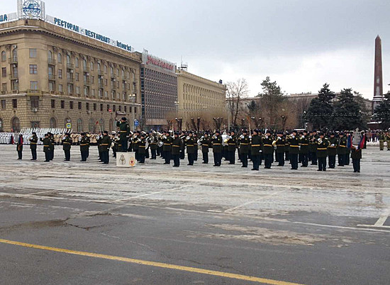 На площади Павших Борцов началась генеральная репетиция парада, посвященного 75-летию Сталинградской победы