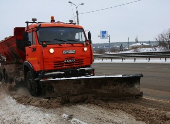 Дорожно-коммунальные службы Волгограда очистили более 3,5 миллионов квадратных метров городских дорог