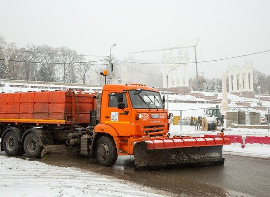 Трассы Волгоградской области чистят от снега 110 единиц техники