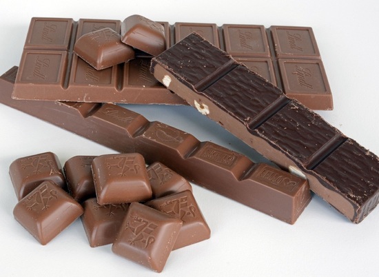 Волгоградец вынес из супермаркета в рукаве 33 шоколадные плитки