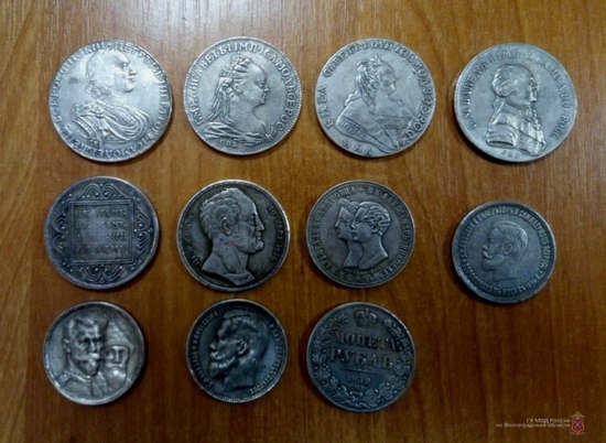 Волгоградец продал сувенирные монеты как антикварные за 5000 рублей