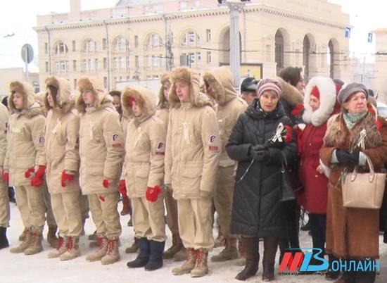 В сквере возле памятника Комсомольцам состоялся торжественный митинг