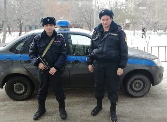 Росгвардейцы задержали на севере Волгограда трех похитителей забора