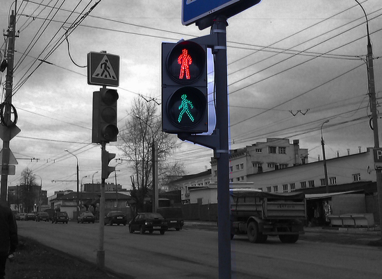 Разноцветный светофор удивил жителей спутника Волгограда