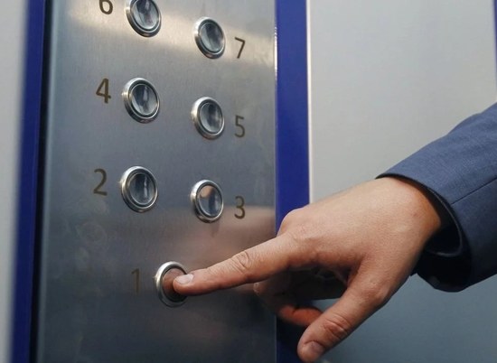Нужно ли волгоградцам платить за лифт, если они живут на 1 этаже?