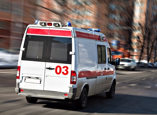 В Волгограде в ДТП пострадал водитель перевернувшейся маршрутки № 23а