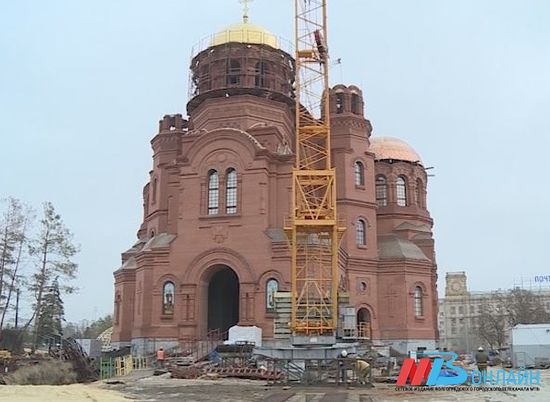 Собор Александра Невского в самом центре Волгограда «вырос» уже на 28 метров