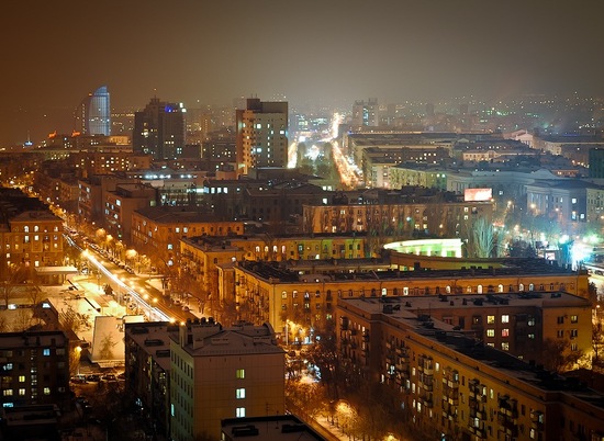 В Волгограде продолжат обновлять уличное освещение