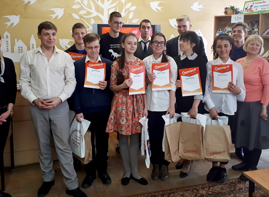 В Волгоградской области продолжается чемпионат по чтению среди подростков "Страница-19"
