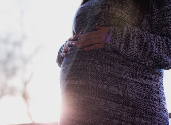 Ученые: риск выкидыша у беременных повышается при работе в ночную смену