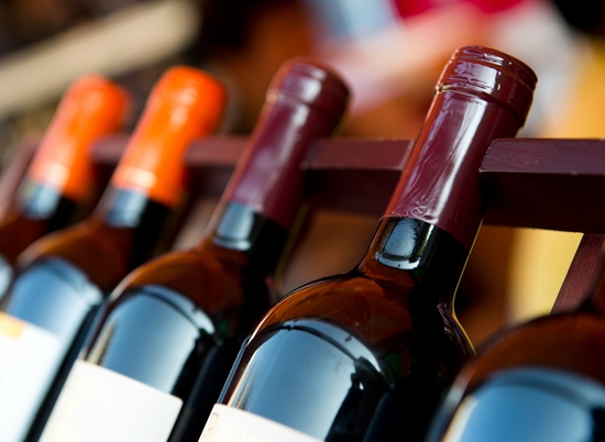 Предприниматели из Быково ответят за 11,5 тысячи бутылок контрафактного алкоголя