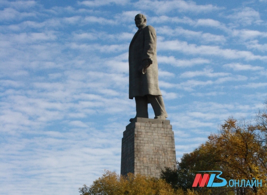 В Волгограде отмечают годовщину открытия самого большого памятника живому человеку