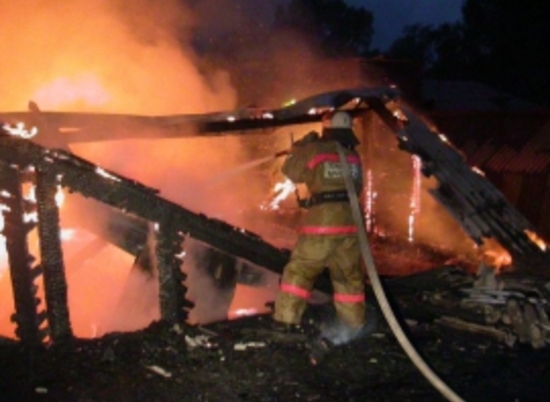 В пожаре в Дубовском районе Волгоградской области погиб человек