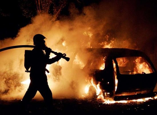 1 мая на севере Волгограда сгорел гараж вместе с «Окой»