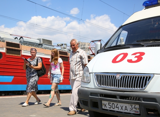 Из-за сильной жары 9 Мая в Волгограде дежурят 12 машин скорой помощи