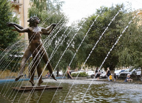 В Волгограде запустили 20 городских фонтанов из 25, не дожидаясь жары