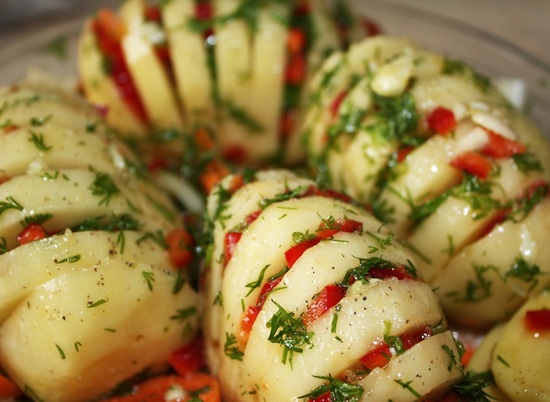 Эксперт по питанию: «Россияне едят мало картофеля, бахчевых и ягод»