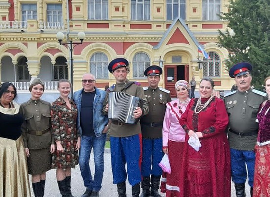 Волгоградцев приглашают провести ночь в Казачьем театре