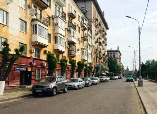 На улице Чуйкова в центре Волгограда введено одностороннее движение