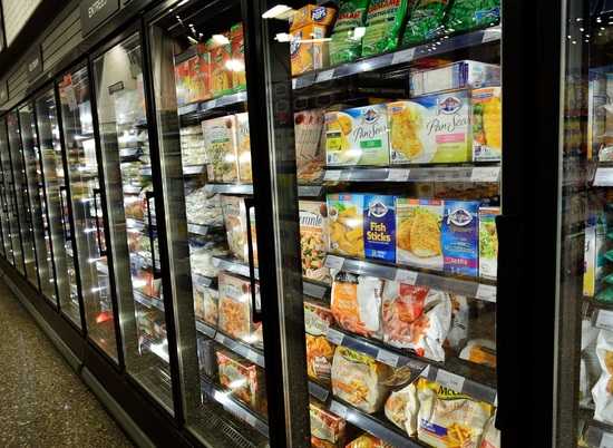 Крупная сеть гипермаркетов будет продавать россиянам еду в кредит