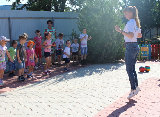 Молодые специалисты предприятия "ЕвроХим-ВолгаКалий" устроили праздник в детском саду