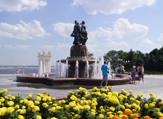 На Центральной набережной после обновления запустили фонтан "Искусство"