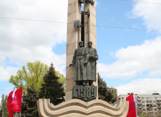 В Волгограде обновят памятник основателям Царицына