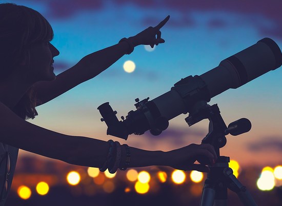 Волгоградцы все чаще покупают телескопы и смотрят на звезды