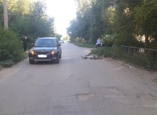 За минувшие сутки на юге Волгограда сбили двух велосипедистов