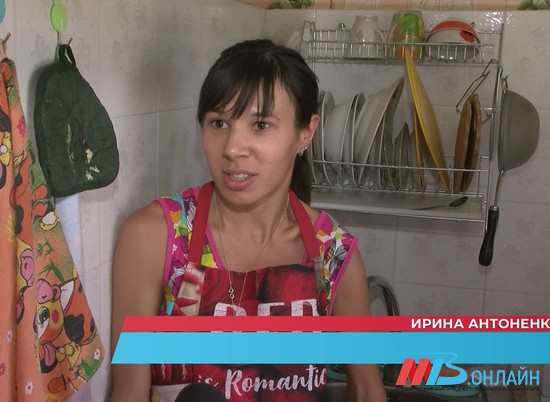 «В интернатах мы только кровати застилали»: «особенные» люди в Волгограде учатся бытовым навыкам в квартирах
